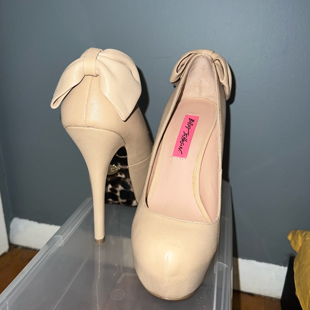 BETSEY JOHNSON HEELS